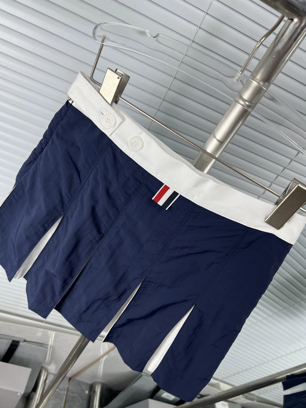 Women's Contrast Pleated Mini Skirt | Thom Browne