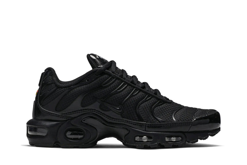 Nike Air Max Plus 'Triple Black' – All-Black TN with Gradient Waves & Visible Max Air Cushioning