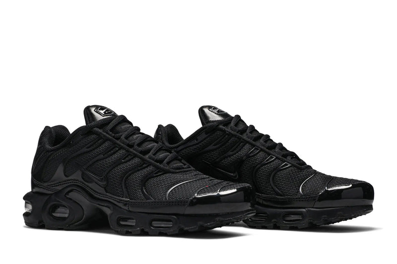 Nike Air Max Plus 'Triple Black' – All-Black TN with Gradient Waves & Visible Max Air Cushioning