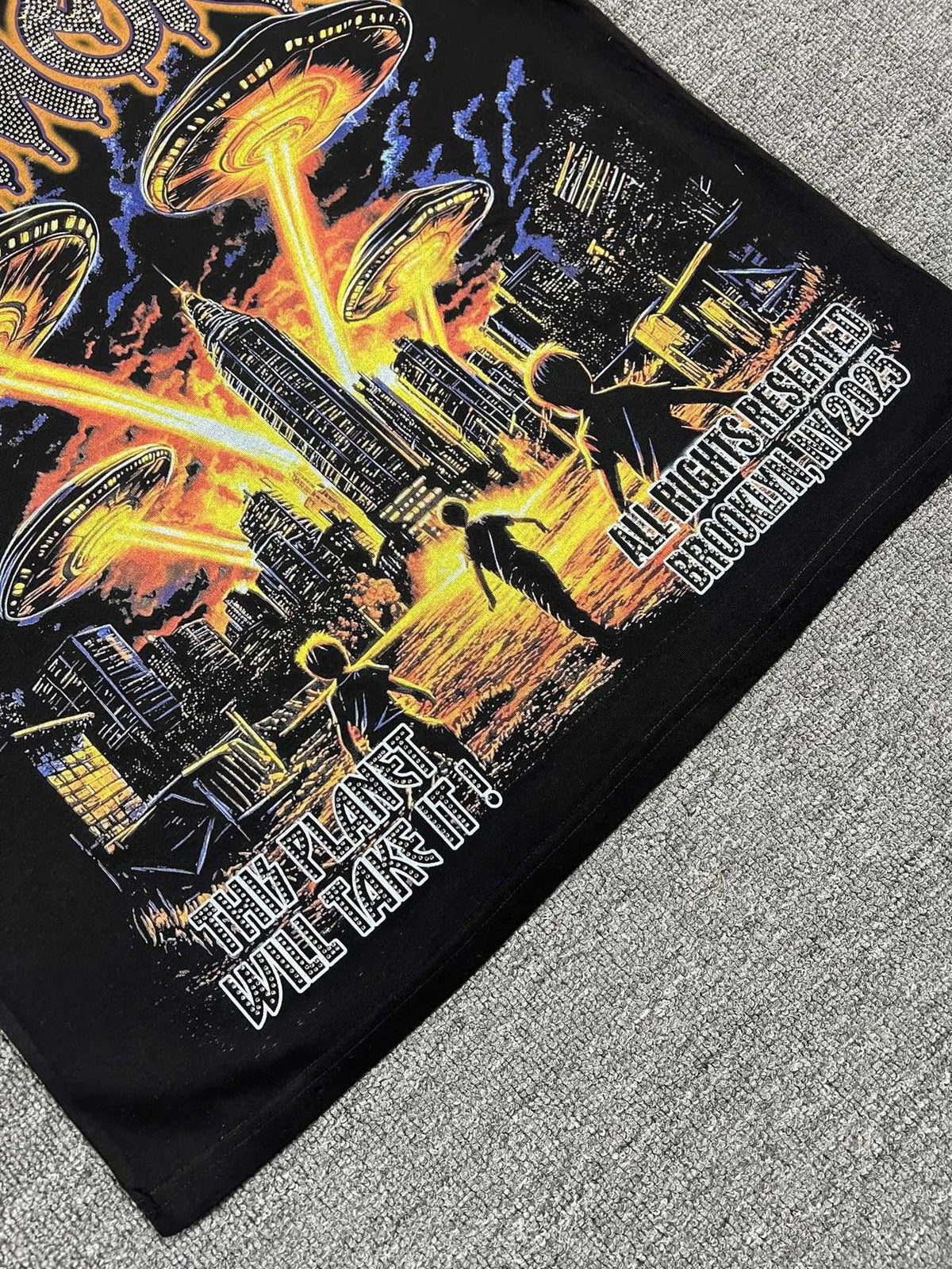 HARMONY New Age UFO City Graphic Short-Sleeve T-Shirt