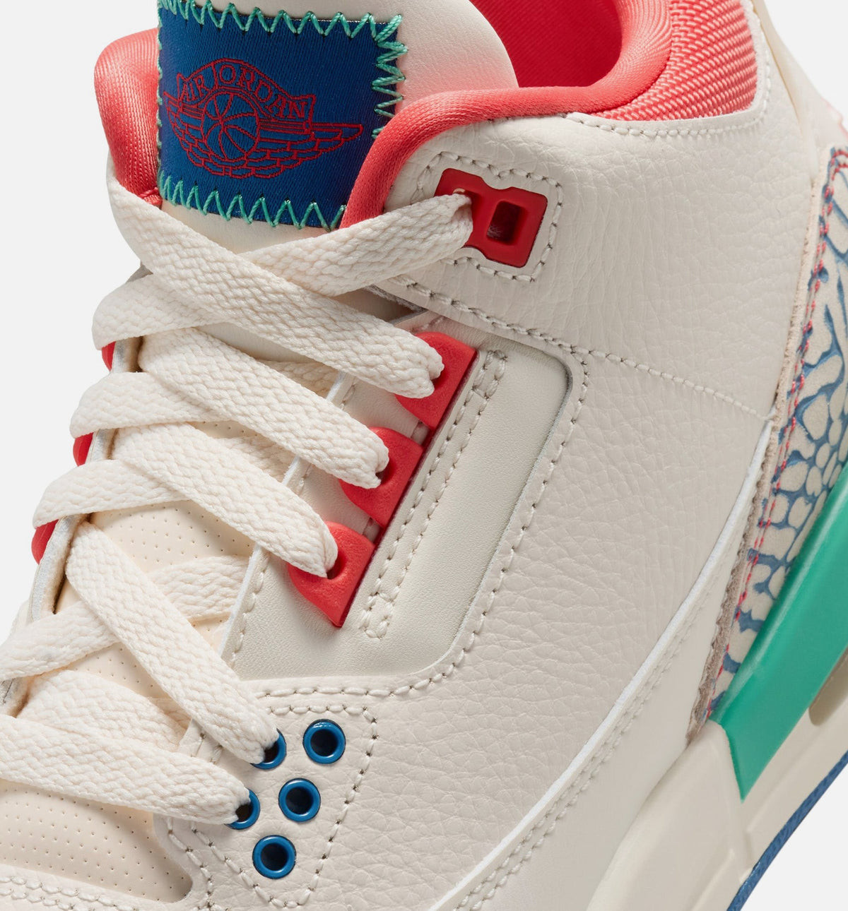 Air Jordan 3 Retro Play Your Way – Grade School Lifestyle Shoe in Chalk/Track Red/True Blue/Kinetic Green