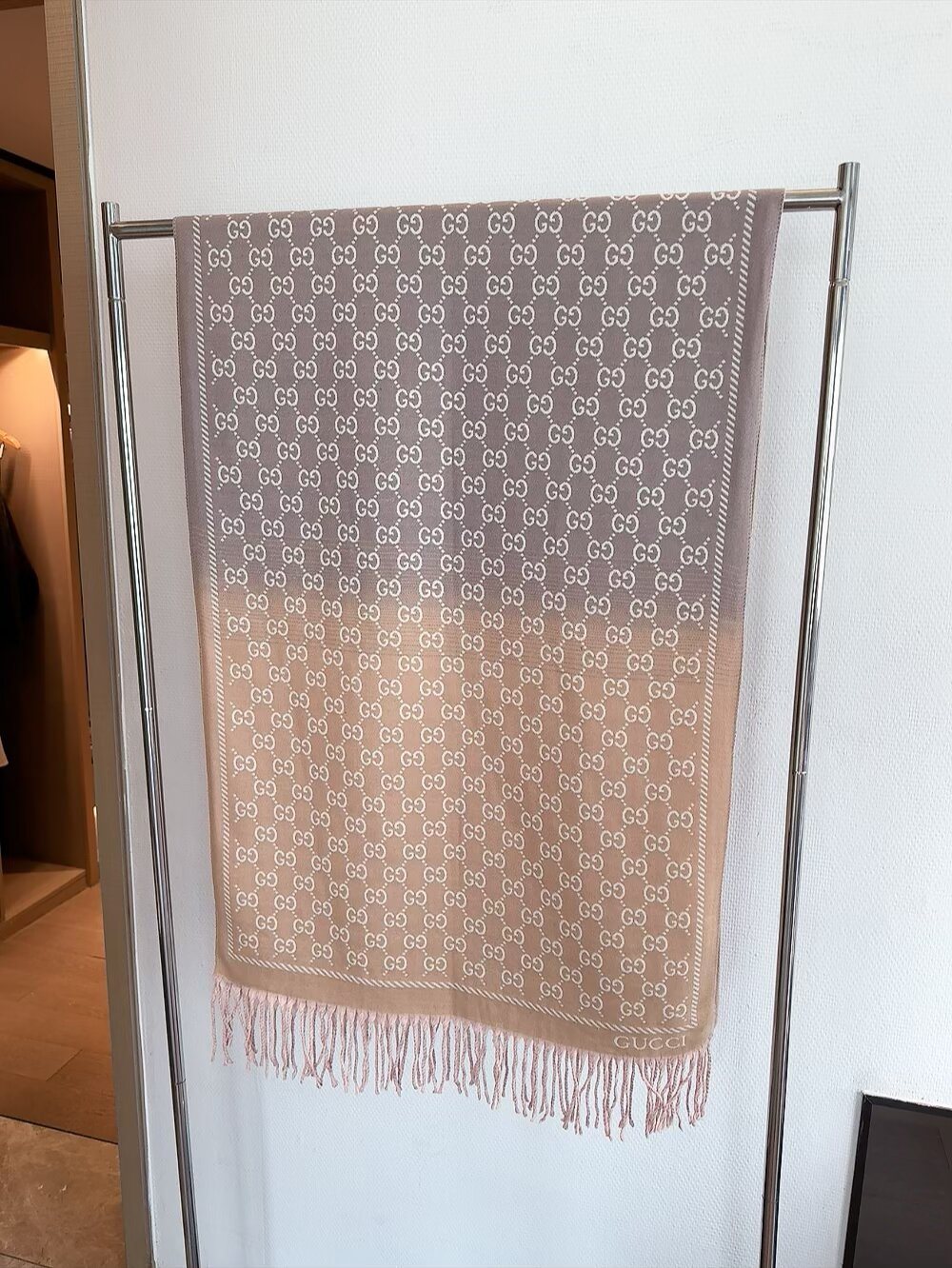Gucci Two-Tone Fringed Jacquard Scarf