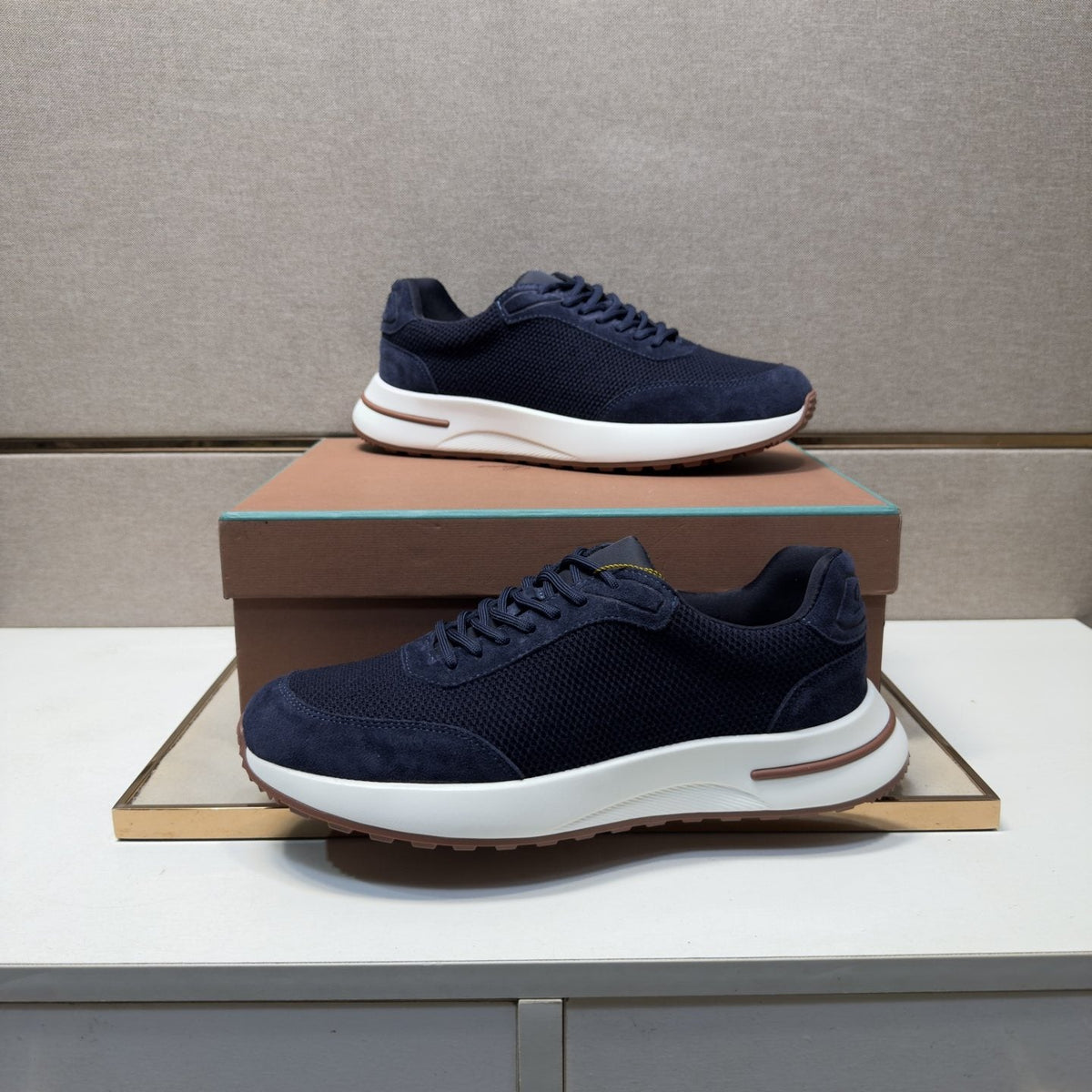 Men's Textured Mesh Casual Sneakers